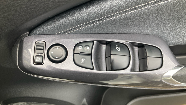 Nissan Juke 1.0 DiG-T 114 N-Connecta 5dr Petrol Hatchback